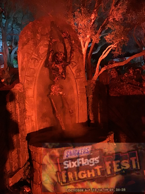 Six Flags Fright Fest: The Best and the Worst - Six Flags Magic Mountian
