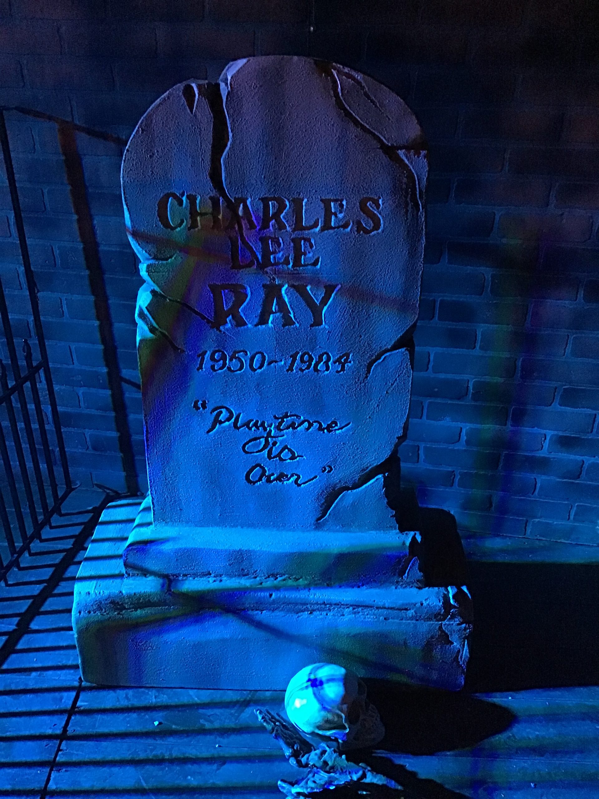 Gravestone for Charles Lee Ray